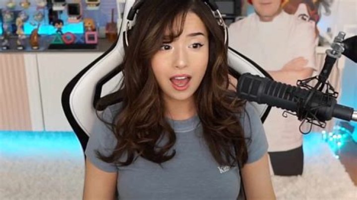 Pokimane flees from two men after being harassed in public