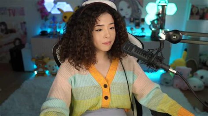 Pokimane trolled by Twitch chat over her fitness journey progress