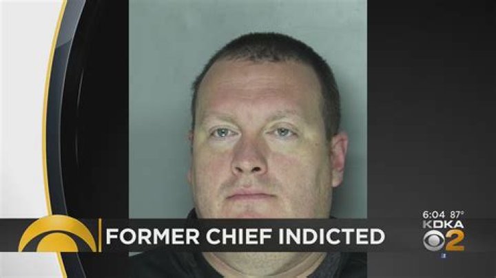 Police chief charged with stealing heroin from evidence room