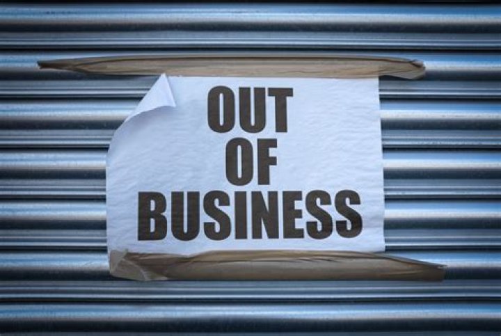 	POMPANO LUMBER FIRM GOING OUT OF BUSINESS	