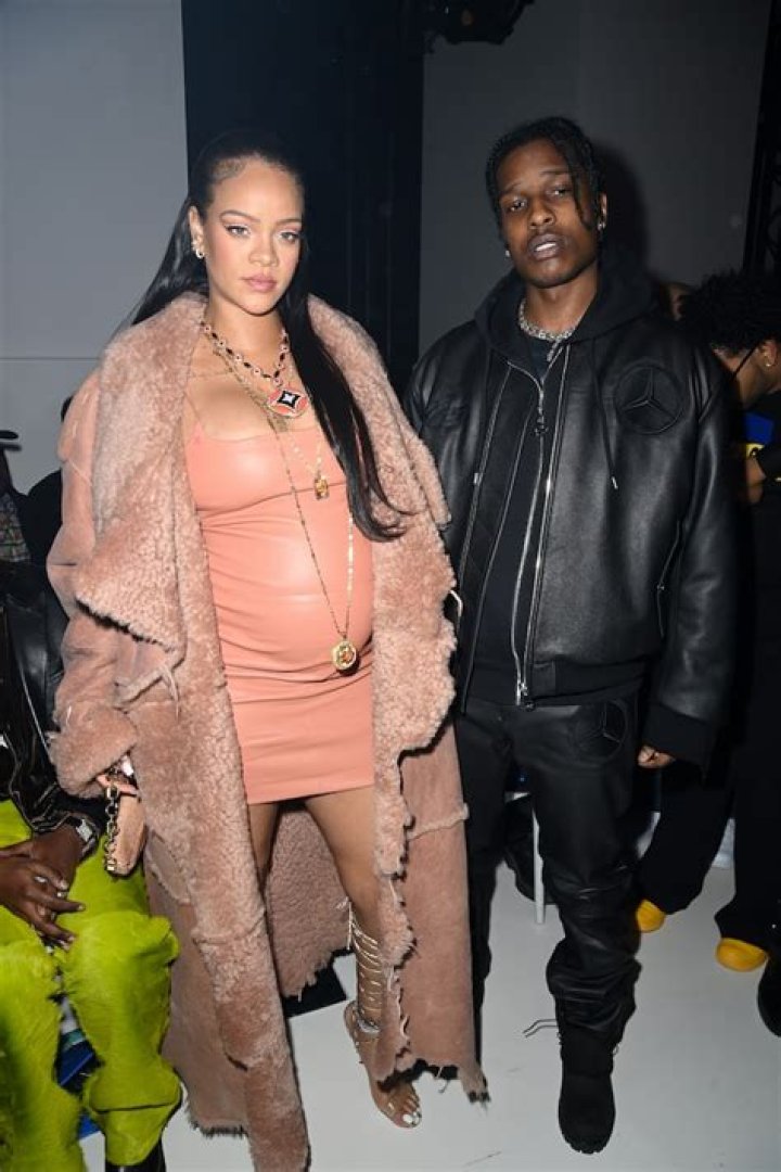 PREGNANT RIHANNA STUNS IN BLACK AND WHITE FUR LOOK