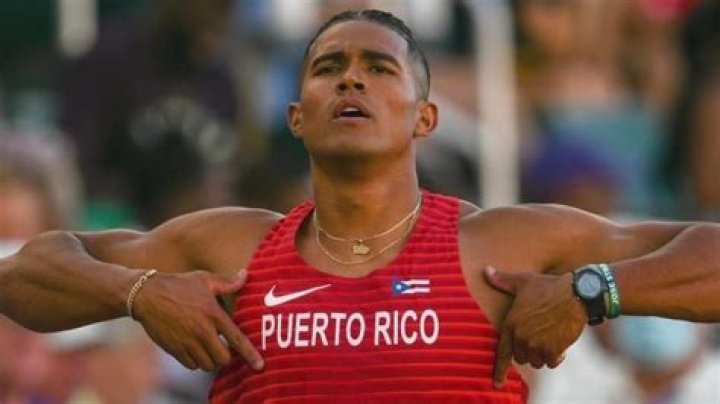 Puerto Rican male weightlifters - FamousFix.com list