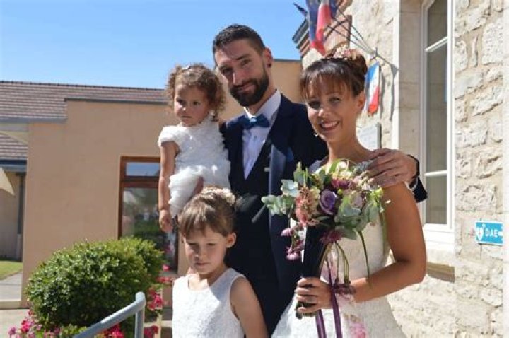 Qui Est Le Mari De Pauline Simonet