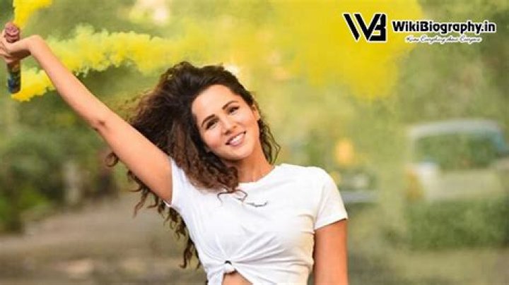 Radhika Bangia: Wiki, Bio, Age, Height, Boyfriend, Net Worth