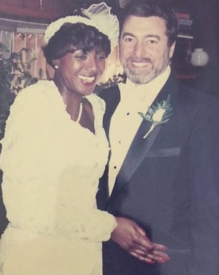 Renee Greenstein Bio, Husband, Son, Age, Family【 QVC Wiki 】Married
