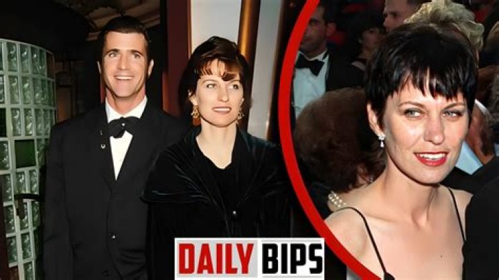 Robyn Moore Gibson - Bio, Age, Net Worth, Height, Divorce, Nationality, Body Measurement, Career