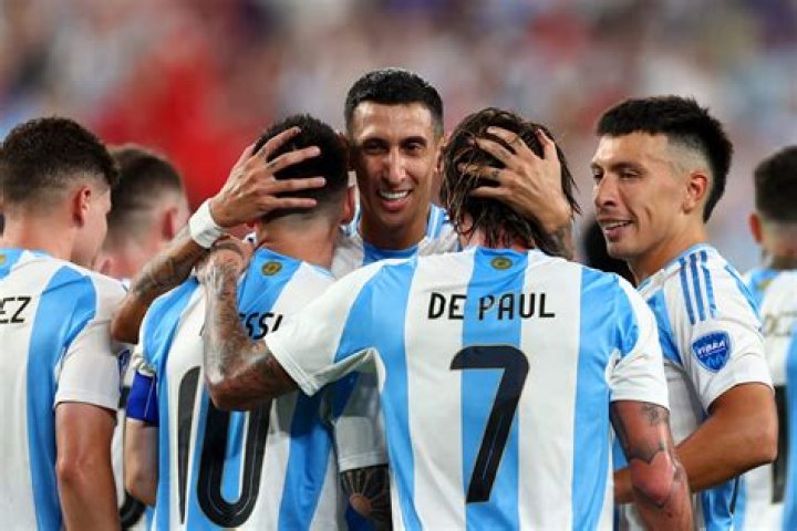Rodrigo de Paul comments on Argentina national team, Lionel Messi, more