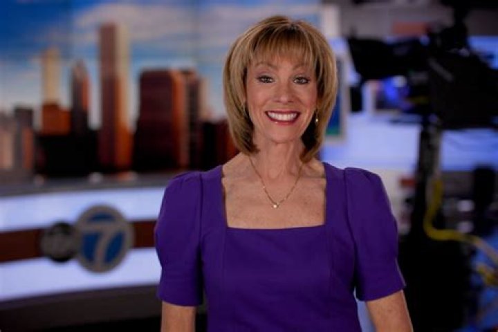 Roz Varon Bio, Age, Height, Husband, Salary, Net Worth, ABC 7