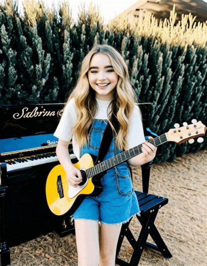 Sabrina Carpenter Age: A Comprehensive Look At The Young Star's Journey