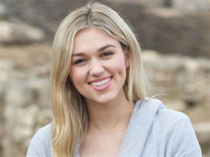 Sadie Robertson - Bio, Age, Height, Single, Nationality, Career, Wiki