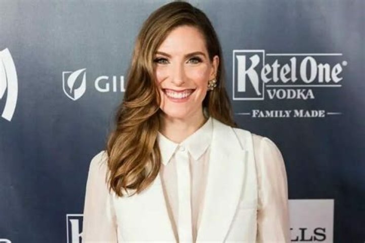 Sarah Levy (Schitt’s Creek): Wiki, Bio, Height, Age, Husband, Net Worth