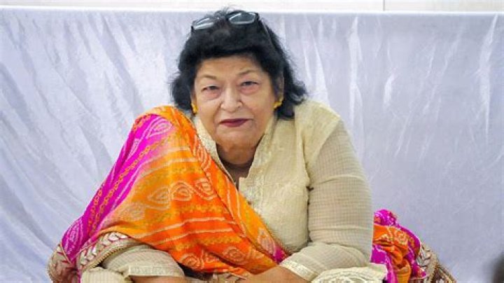Saroj Khan- Bio, Age, Net Worth, Height, Single, Nationality, Career