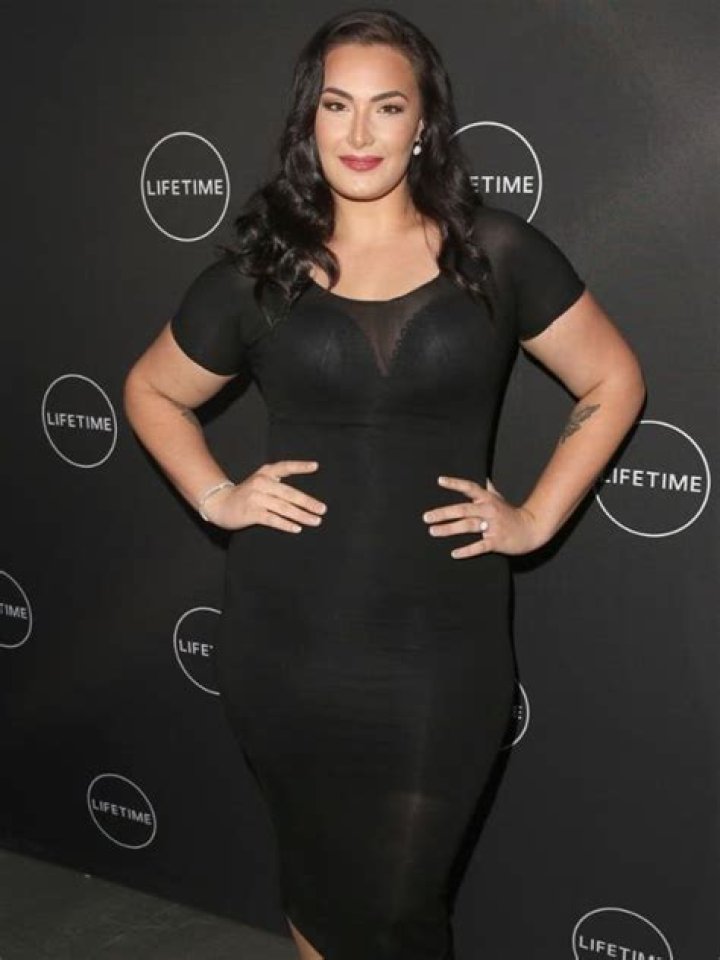 Savannah Seagal - Bio, Age, Nationality, Body Measurement, Career