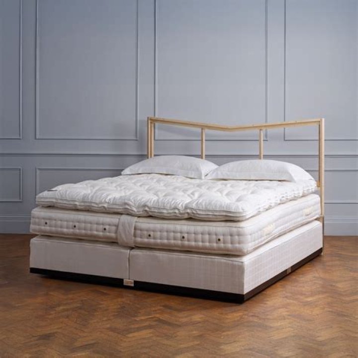 Savoir Beds creates HK$1.4 million royal state bed