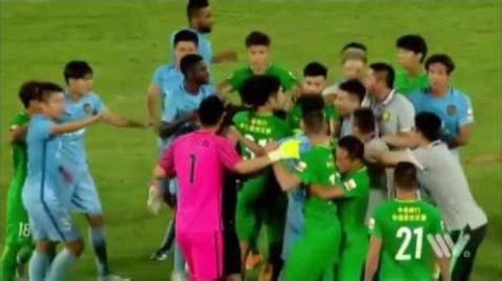 Schon Parma erlebt - Parmas umstrittener China-Deal – 11FREUNDE