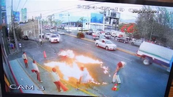 Security video captures brawl between mariachis, flame-swallower in Mexico