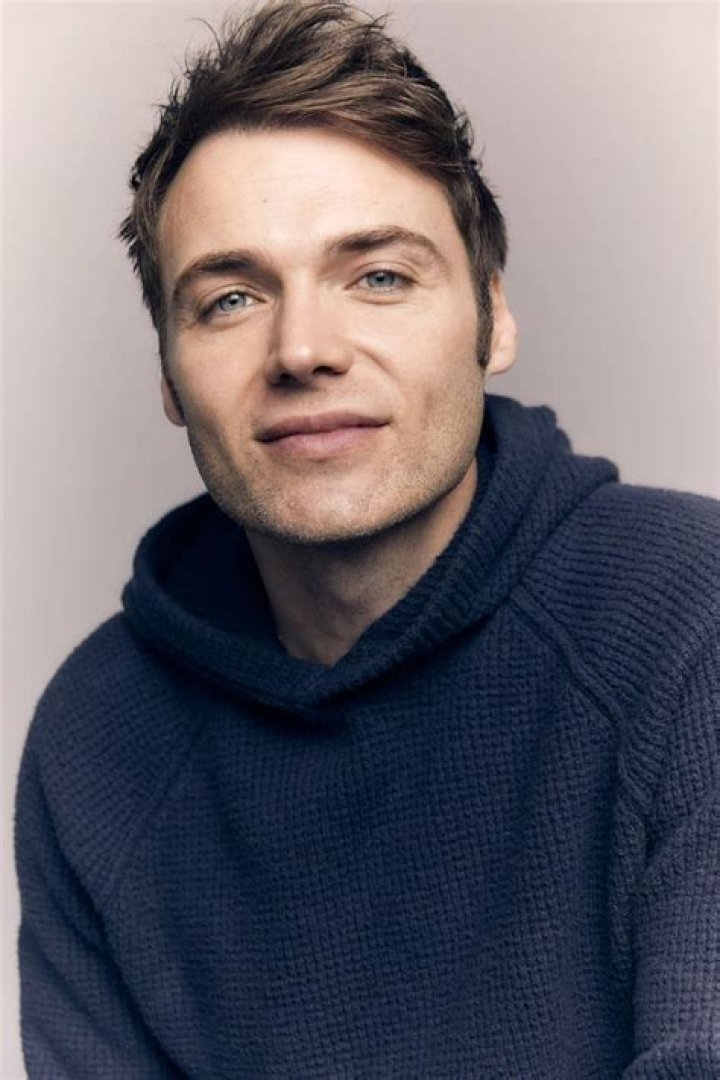 Seth Gabel Biography