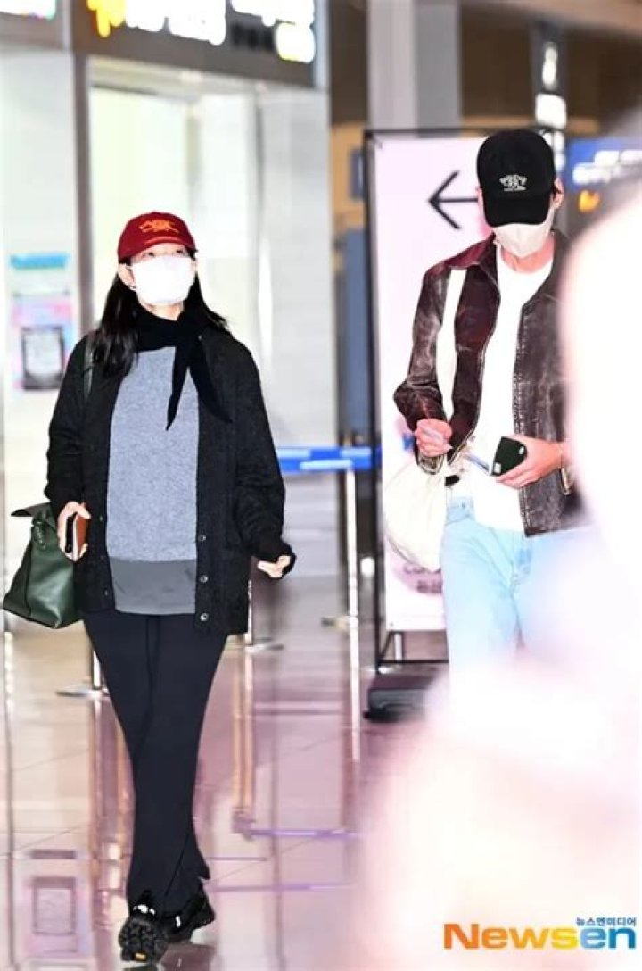 Shin Min Ah dan Kim Woo Bin Diisukan Segera Menikah Tahun 2021