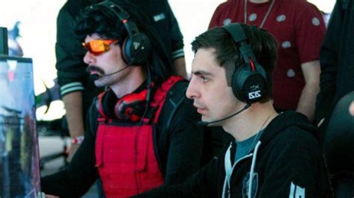 ‘Shroud’ calls Dr Disrespect from his shower after witnessing impressive PUBG snipe