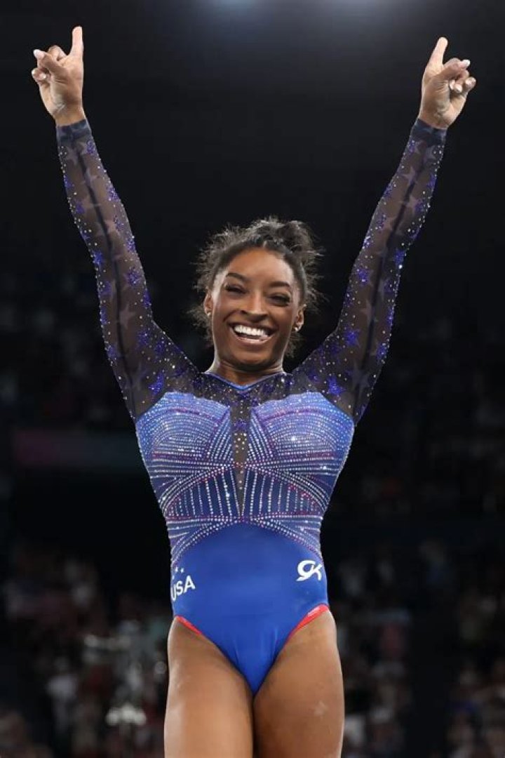Simone Biles - Bio, Net Worth, Height