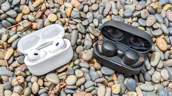 Sony WF-1000XM4 vs. AirPods Pro: Which Should You Buy?
