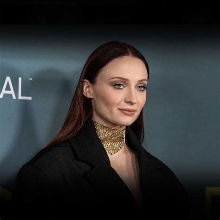 Sophie Turner - Bio, Age, Net Worth, Height, Married, Nationality, Career