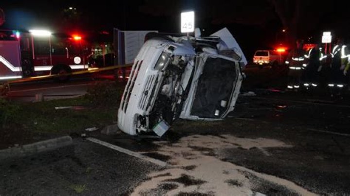 	ST. LUCIE WOMAN DIES IN CAR CRASH	