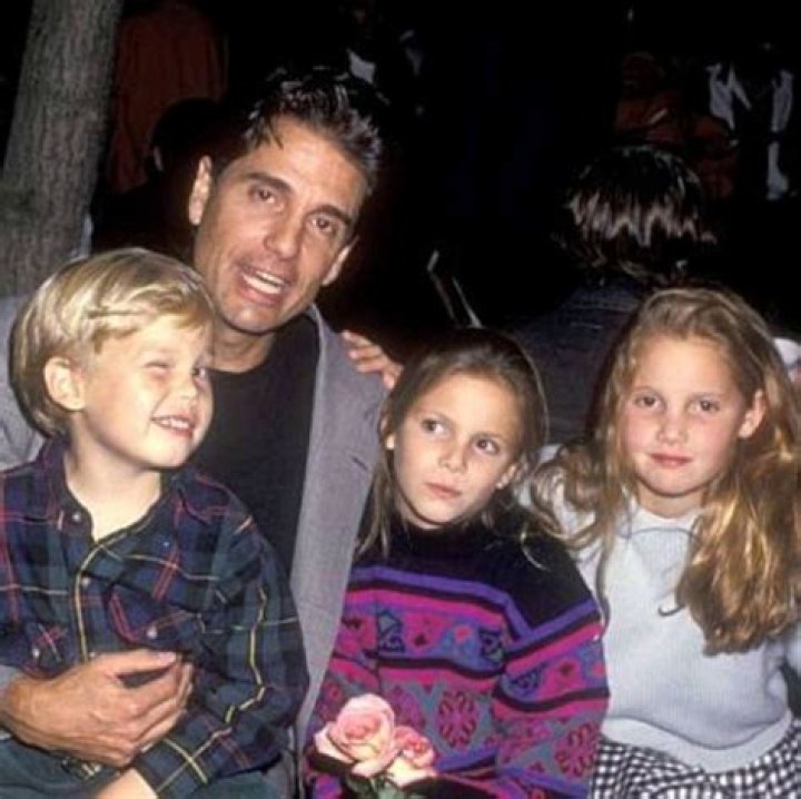 Stephanie Sarandon: Everything About Chris Sarandon's Daughter