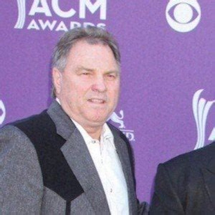 Steve Gatlin Net Worth | Age, Height, Weight, Dating And More - Bongonote