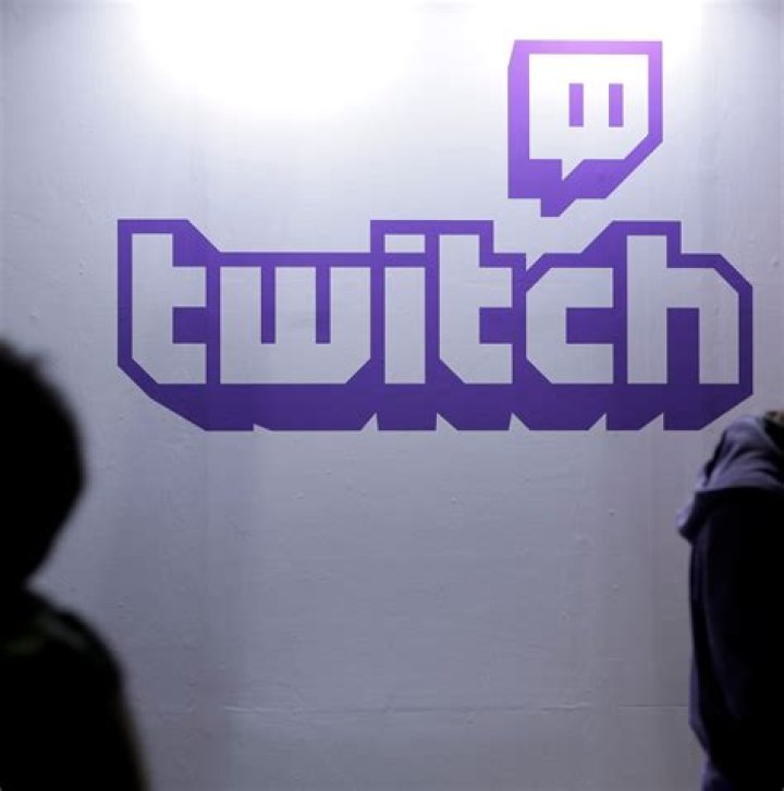 Streamer Adriana Chechik breaks back in foam pit at TwitchCon San Diego