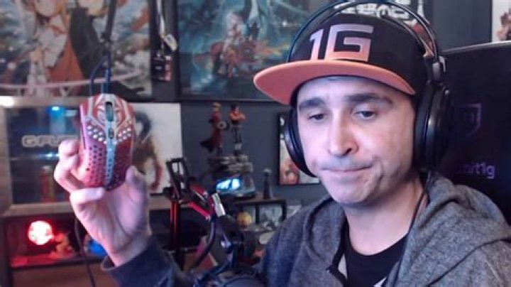 Summit1g reveals insane $100,000 diamond-crusted custom mouse