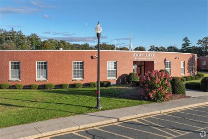 Swift River Elementary School - Belchertown