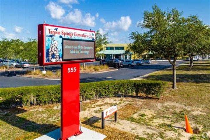 Tarpon Springs Elementary School - Tarpon Springs