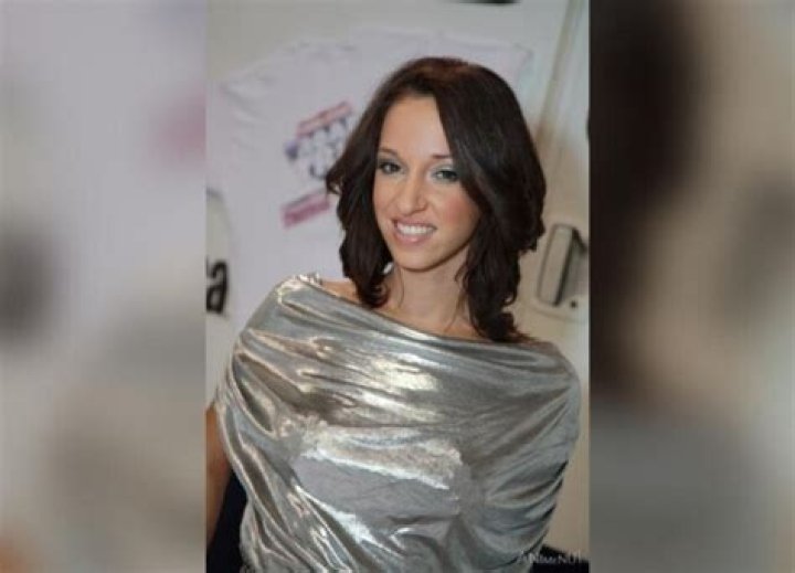 Taylor Stevens - Bio, Age, Net Worth, Nationality, Body Measurement, Career