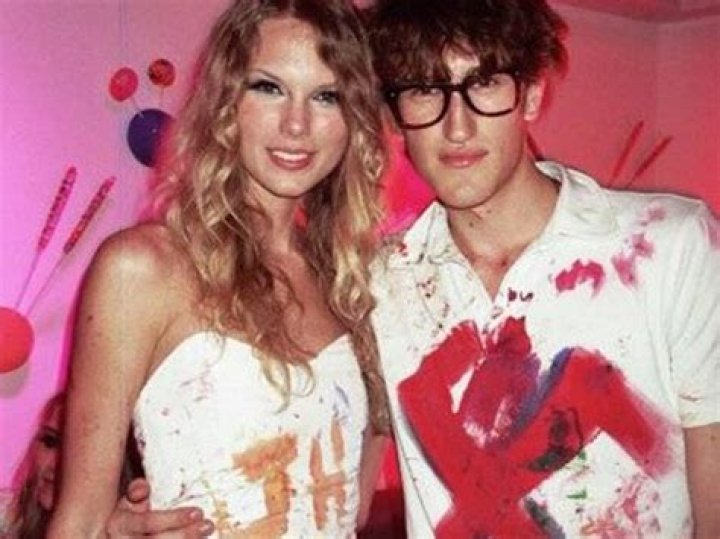 Taylor Swift’s swastika scandal explored as tweet puts singer on blast