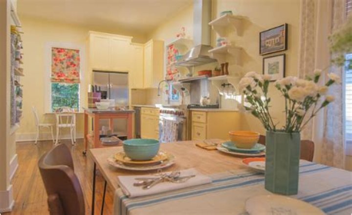 The Campbell House
– Laurel Mercantile
