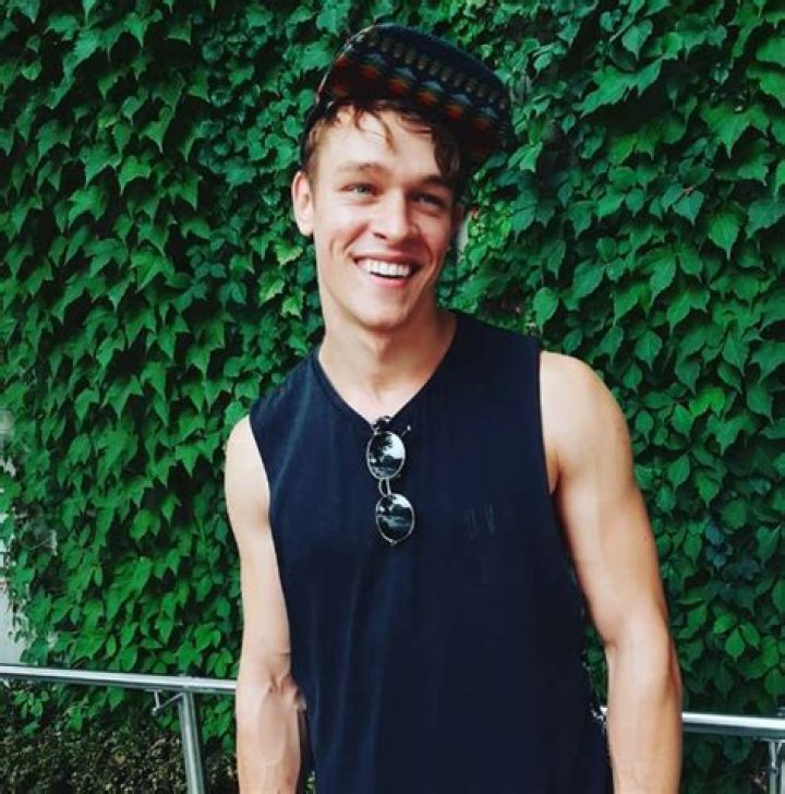 Thomas Elms - Bio, Age, Single, Nationality, Body Measurement, Career