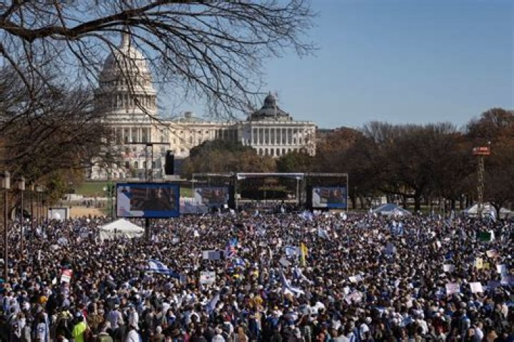 Thousands travel from around the US to march for Israel