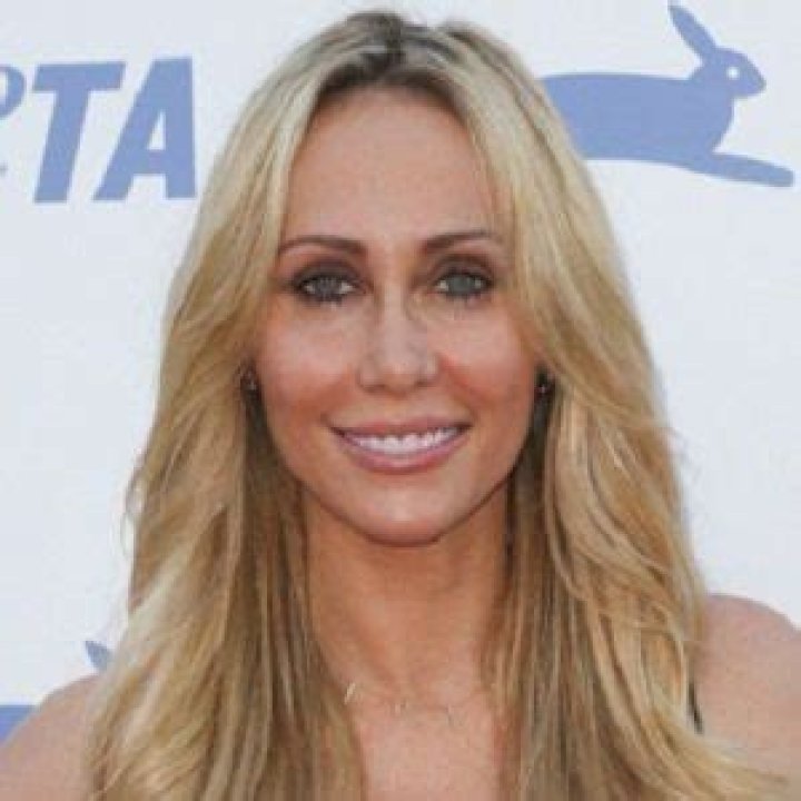 Tish Cyrus Biography