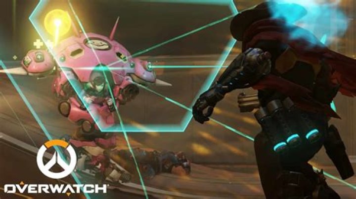 Top 500 Overwatch PC streamer tries console and gets destroyed