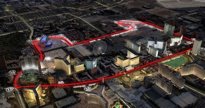 	TOWN CENTER ON TRACK FOR 2000	