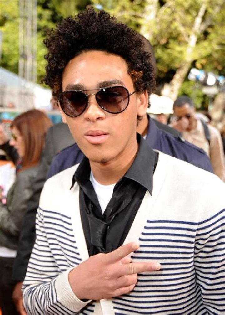 Trey Smith Biography