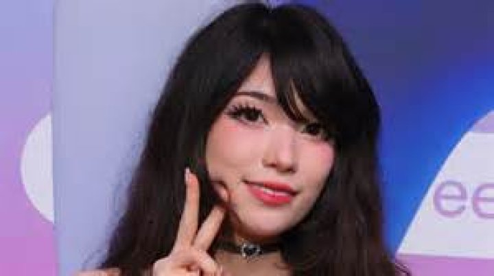 Twitch streamer harassed by racist bystanders during live broadcast