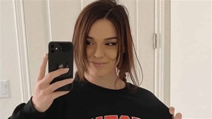 Twitch streamer Malena explains why hot tub streams need to be stopped