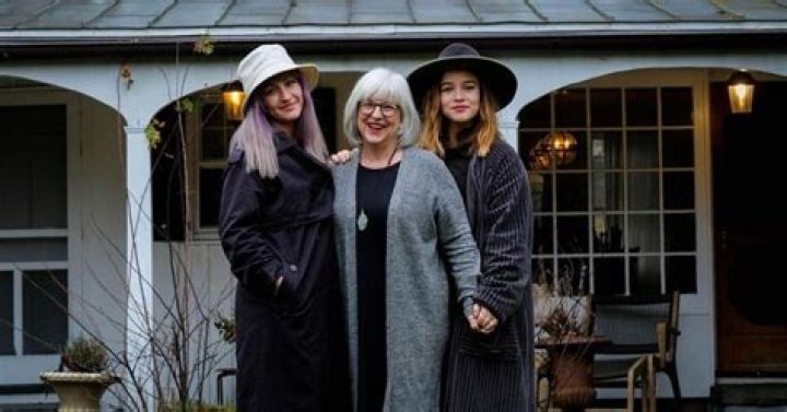 Understanding Renée Felice Smith's Illness: A Journey Through Challenges And Triumphs