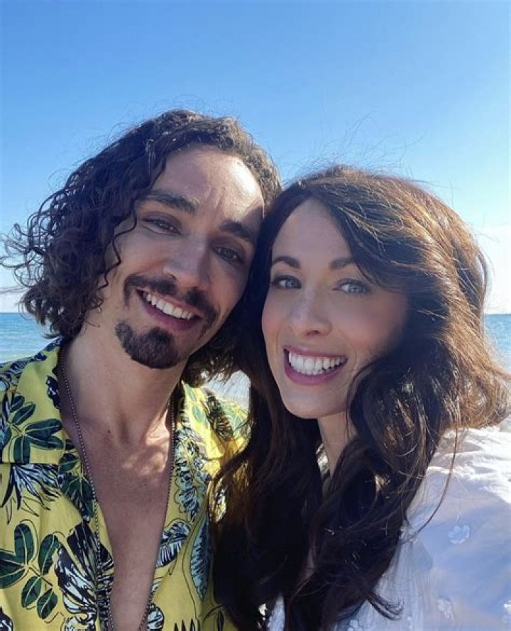 Understanding Robert Sheehan's Wife: Life, Love, And Legacy
