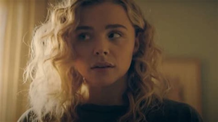 Unraveling Chloë Grace Moretz's Dating History: A Journey Through Love