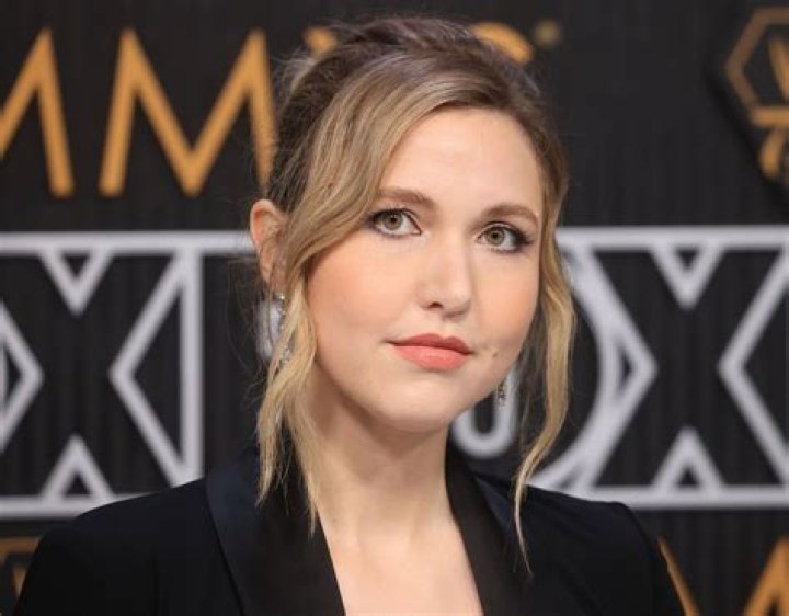 Unraveling The Mystery: Is Taylor Tomlinson Single?