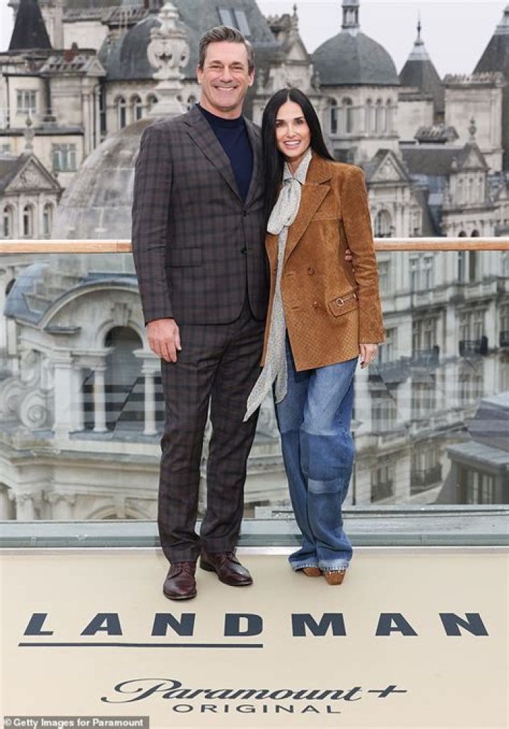 Unveiling Aidra Fox's Romantic Life: Who Is Her Boyfriend?