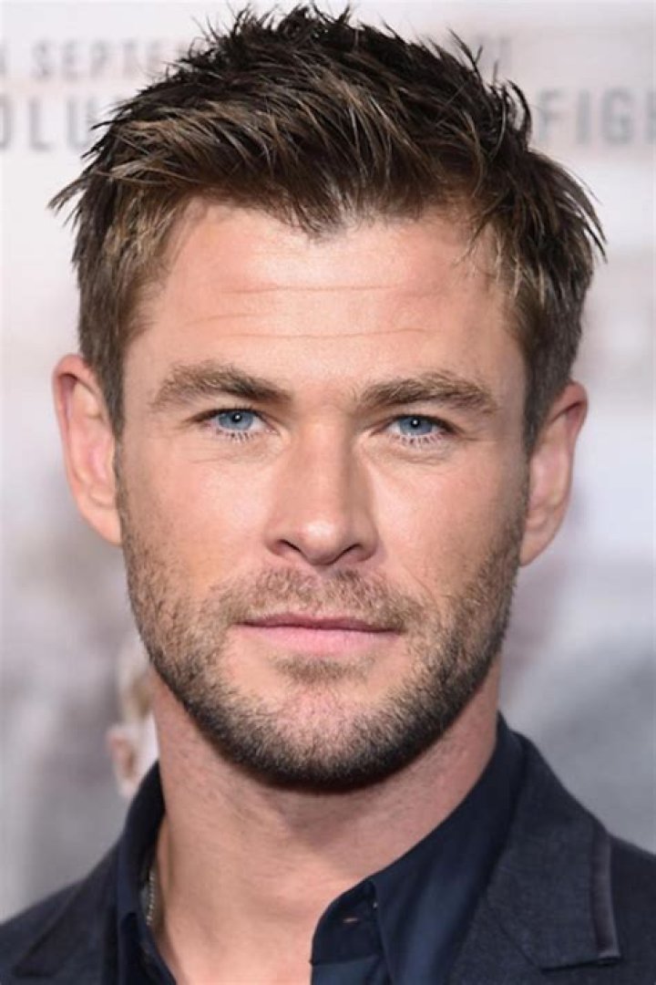 Unveiling Chris Hemsworth's Romantic Journey: A Look At His Girlfriends